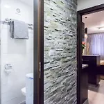 Luxury Apartment *