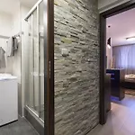 Luxury Apartment *